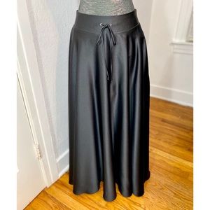 ABS by Allen Schwartz Black Satin Taffeta Layered A-Line Skirt with Pockets Sz 8